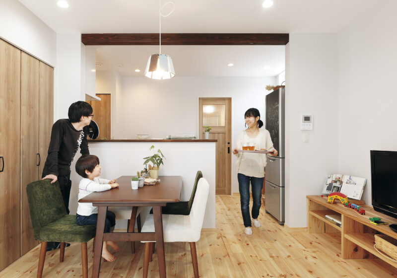 狭小地でも設計力で広々 お洒落な３階建てのおうち