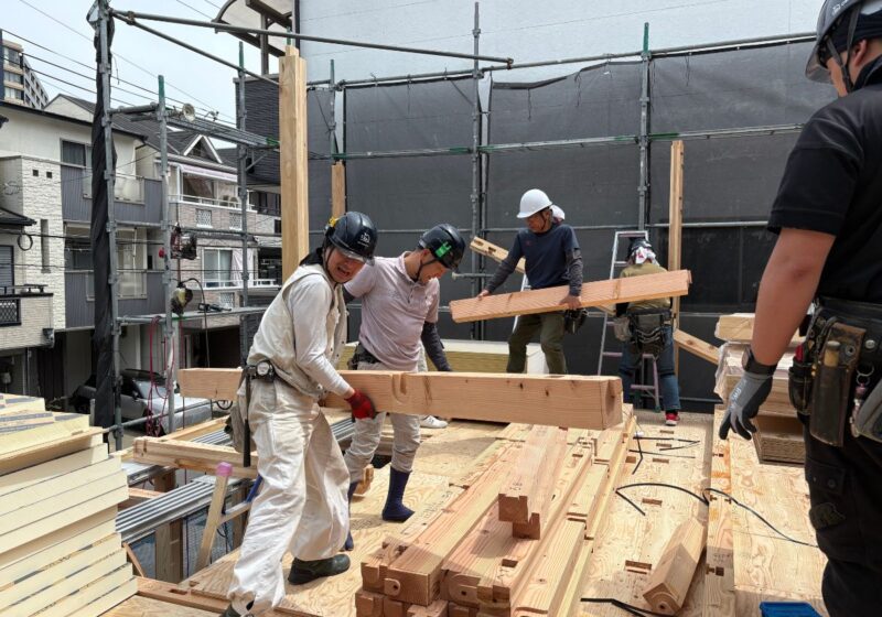 ～棟上げが行われている現場へ見学に行ってきました！～